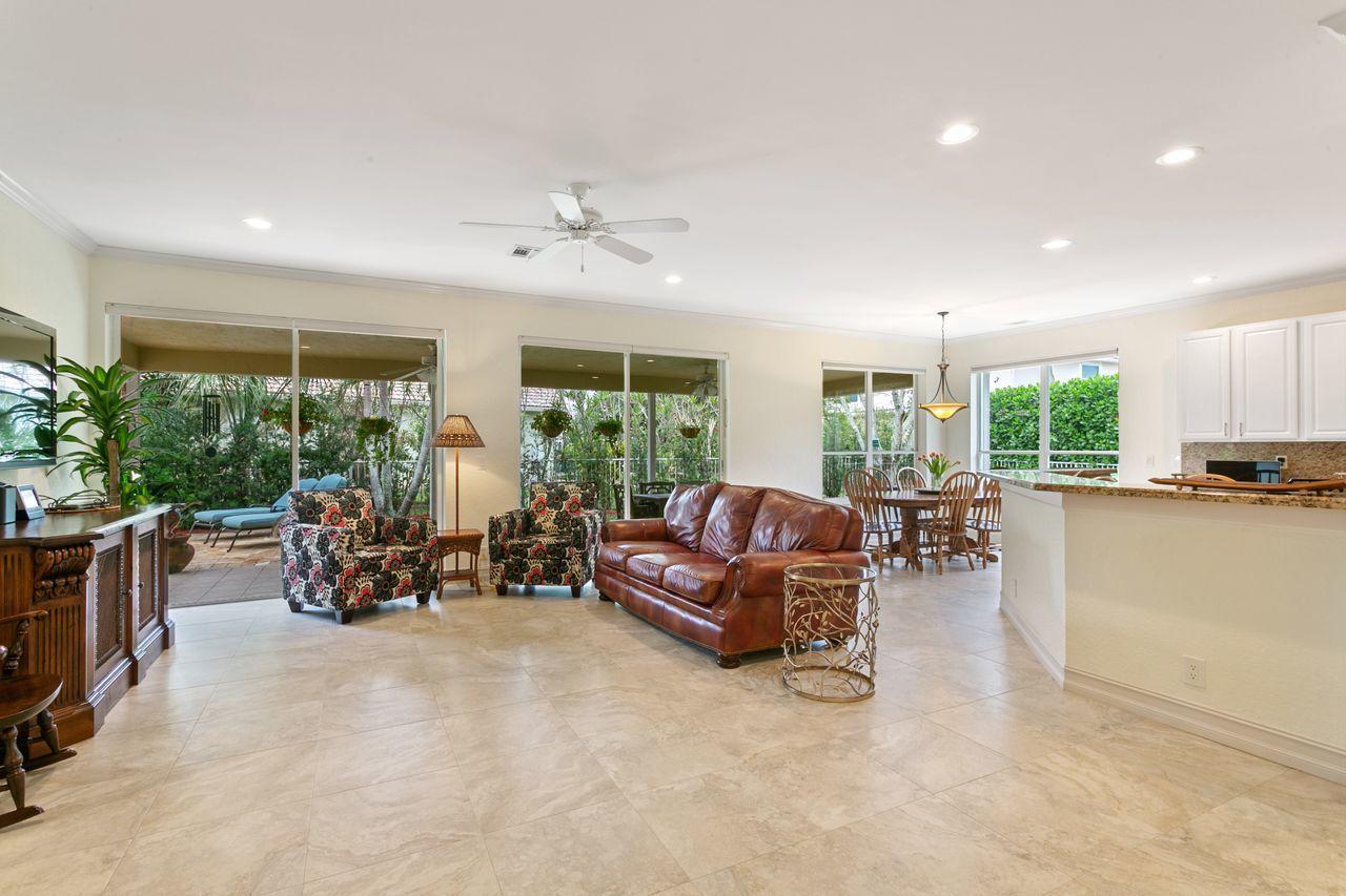 1098 Egret Circle North Jupiter, FL 33458 - Photo 5 of 31 041098negretcircle2006hires