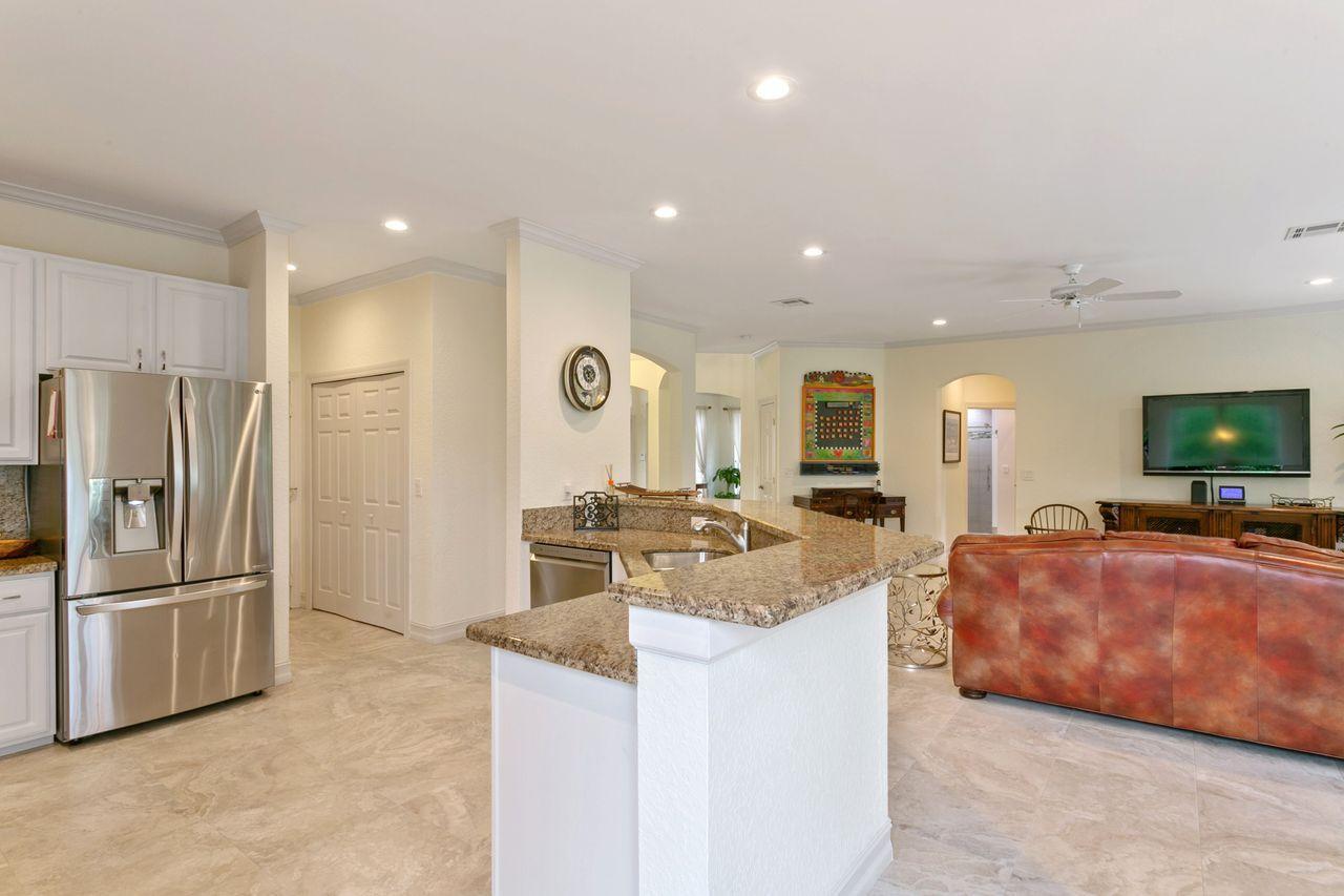 1098 Egret Circle North Jupiter, FL 33458 - Photo 6 of 31 061098negretcircle2010hires