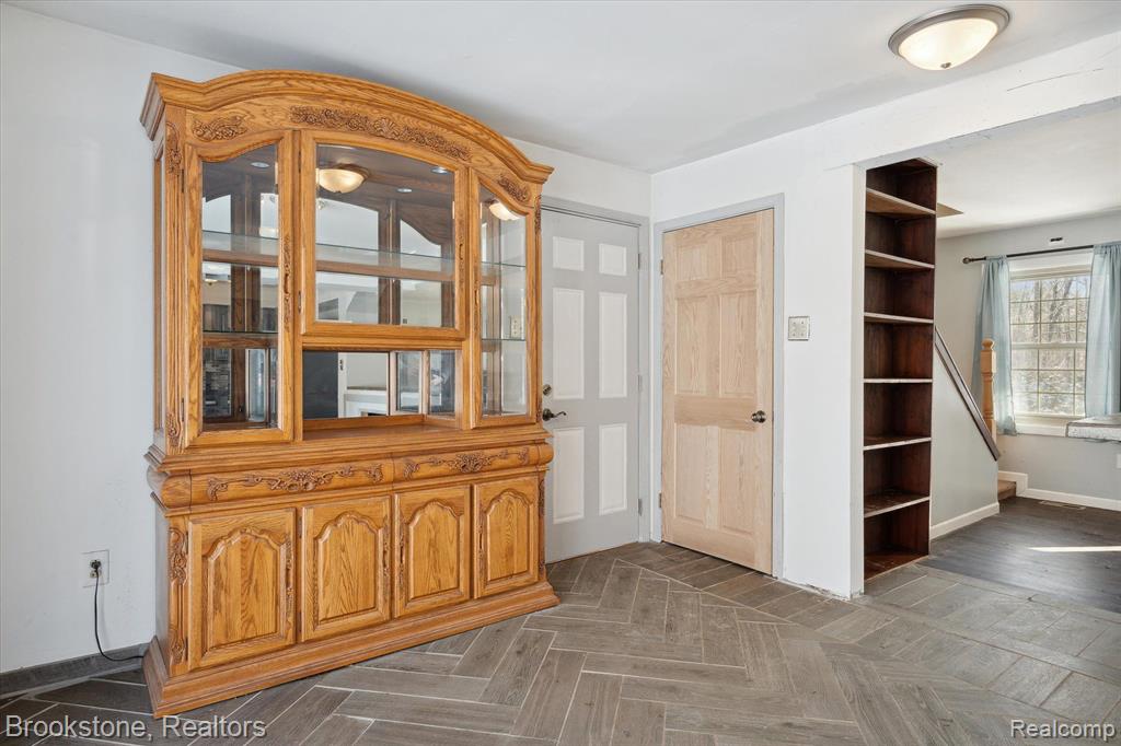 10365 Ortonville Road Clarkston, MI 48348 - Photo 10 of 37 Gallery Image 10