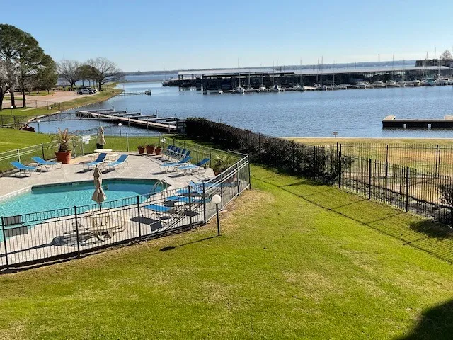 a view of a tennis court