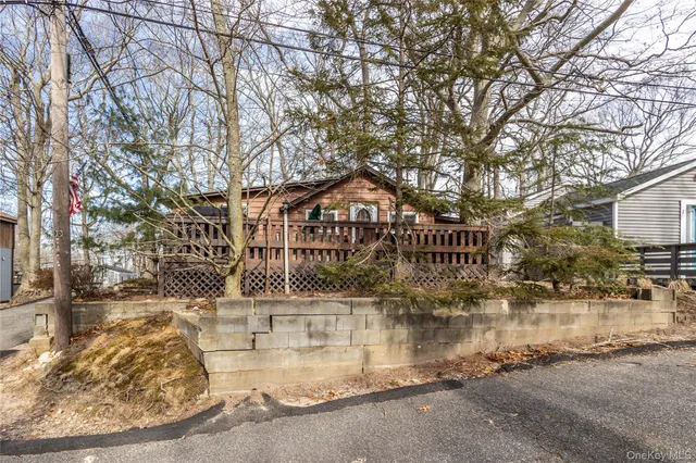 a view of house with street