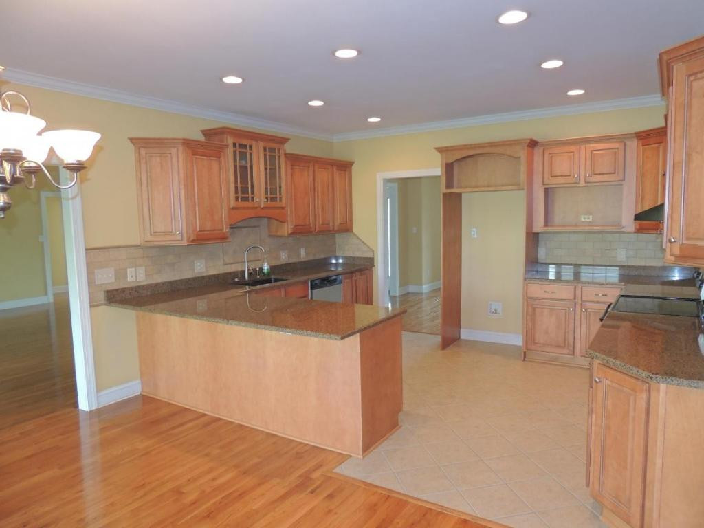 225 Galway Road Bristol, TN 37620 - Photo 4 of 12 Photo 4