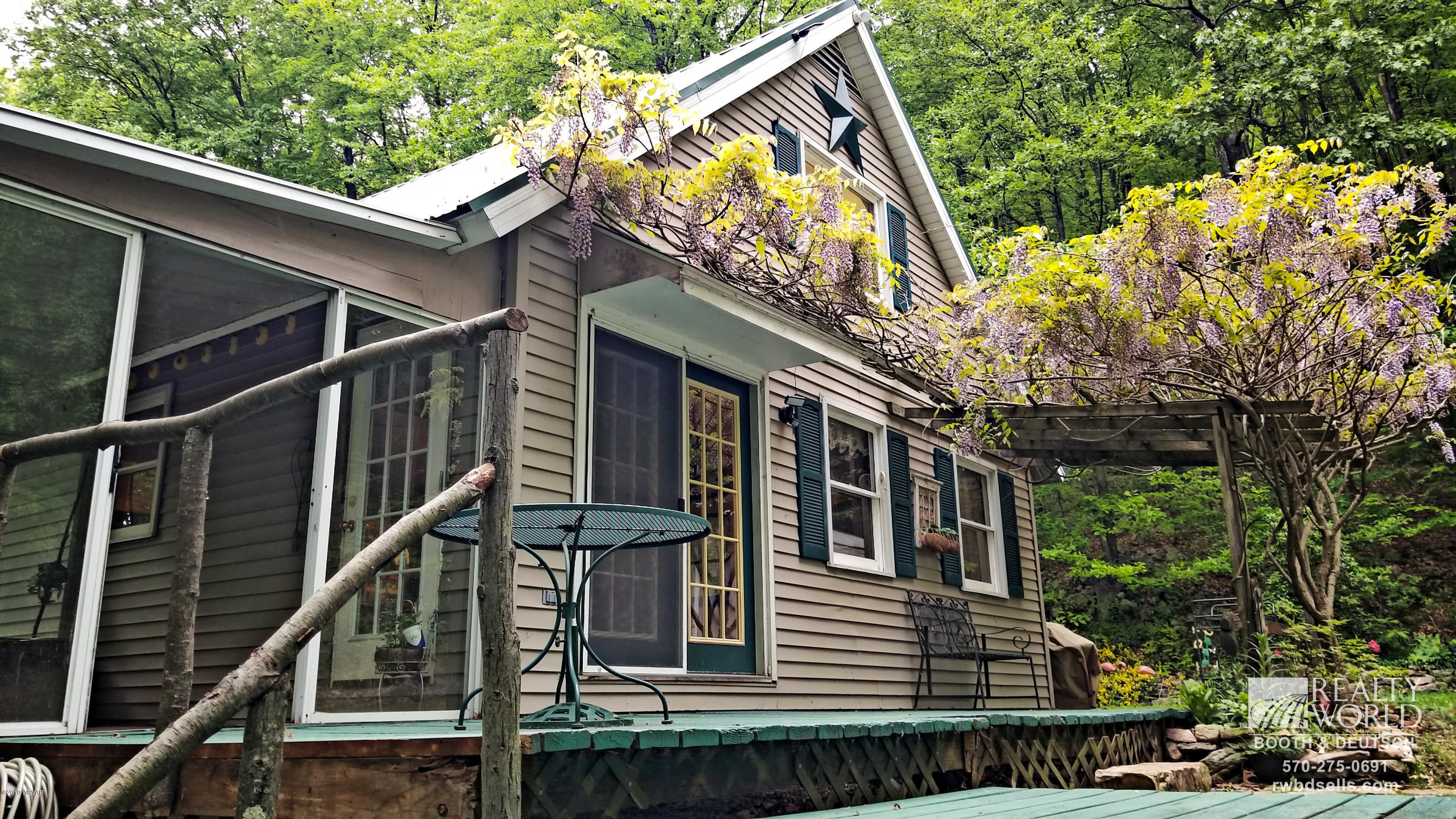 566 Mountain Road Montgomery, PA 17752 - Photo 4 of 32 5