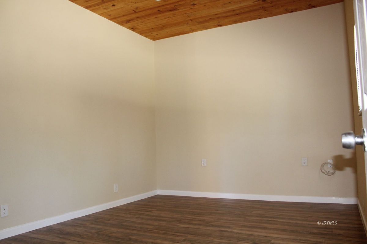 52810 Pine Cove Road Pine Cove, CA 92549 - Photo 9 of 12 a view of a small space with wooden floor
