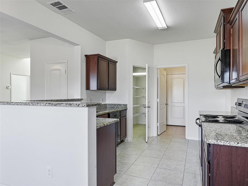 1402 Englemann Drive Princeton, TX 75407 - Photo 8 of 33 Plenty of room for all the chefs