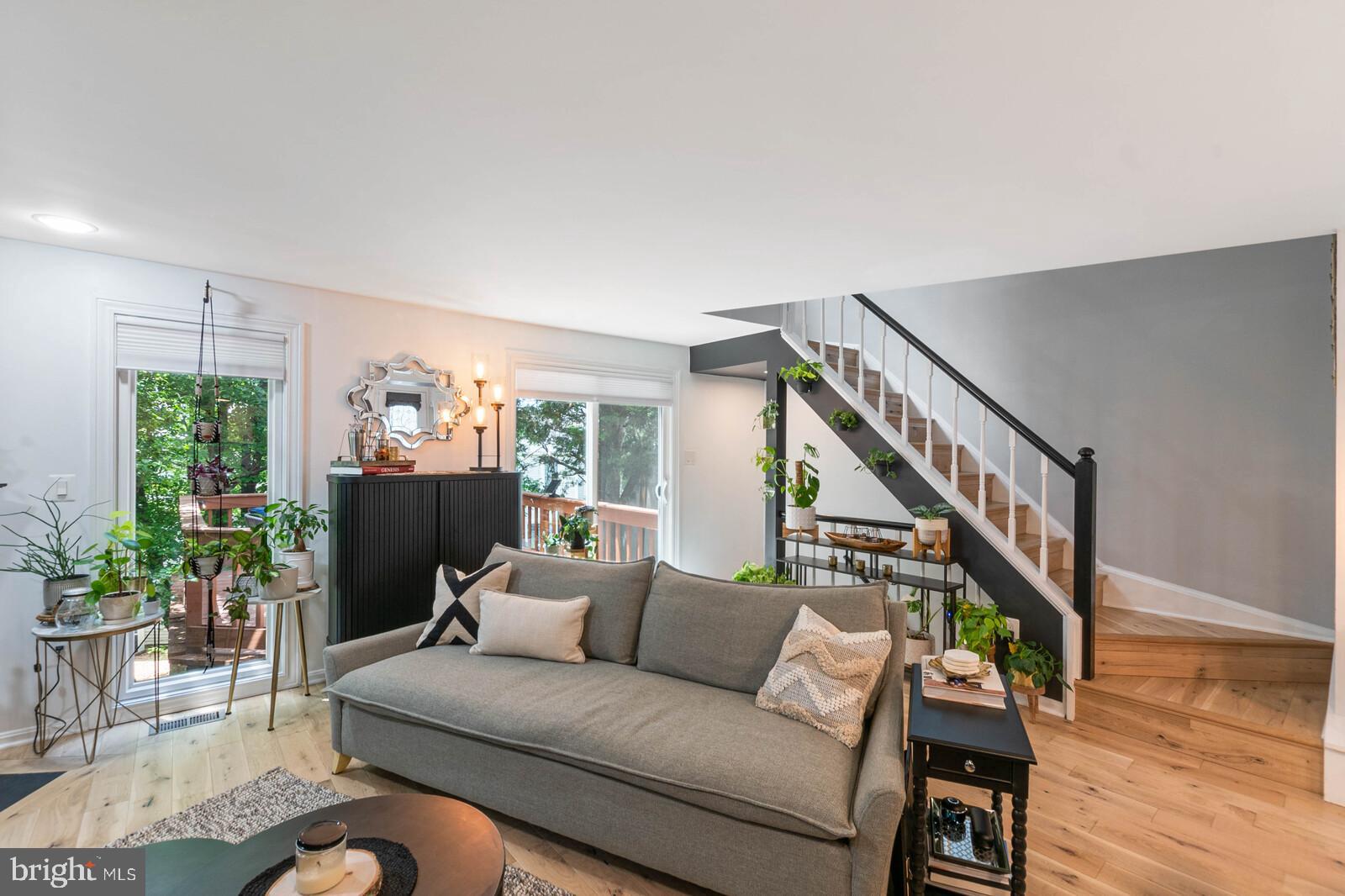 11927 Redtree Way Reston, VA 20194 - Photo 11 of 31 Living Room