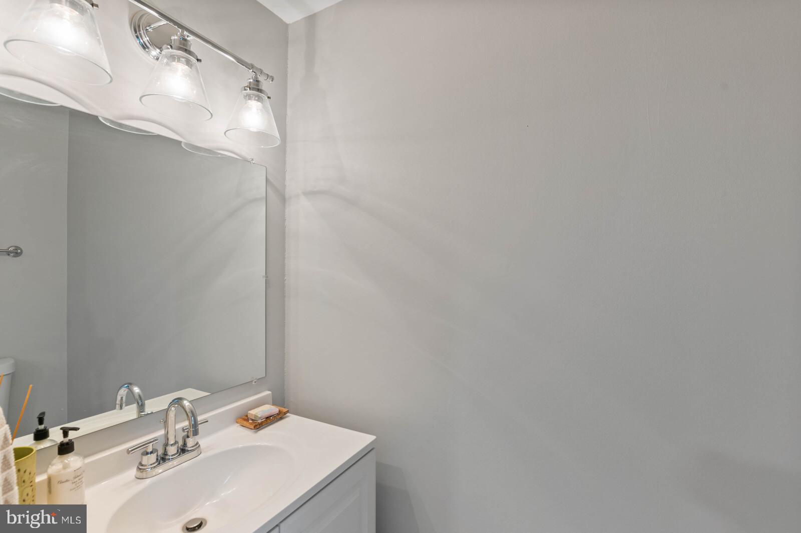 11927 Redtree Way Reston, VA 20194 - Photo 13 of 31 Half Bathroom