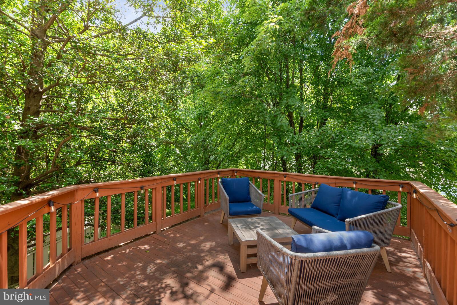 11927 Redtree Way Reston, VA 20194 - Photo 27 of 31 Deck