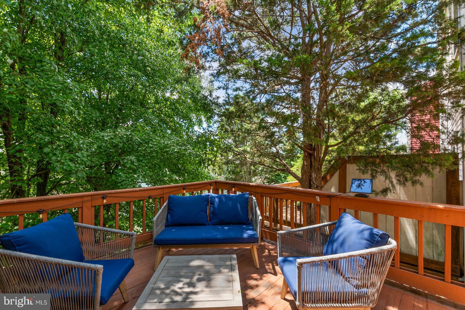 11927 Redtree Way Reston, VA 20194 - Photo 28 of 31 Deck