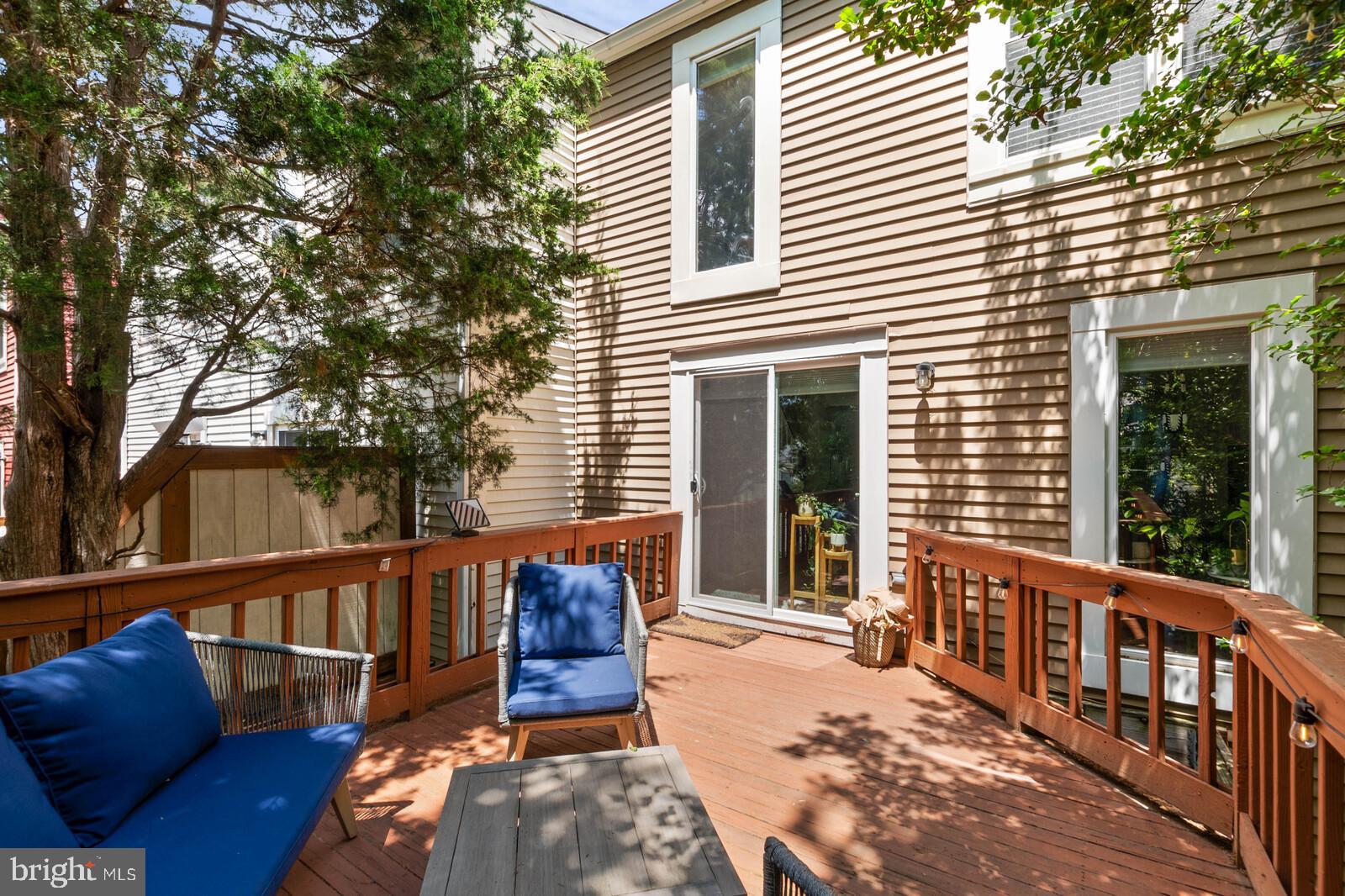 11927 Redtree Way Reston, VA 20194 - Photo 29 of 31 Deck