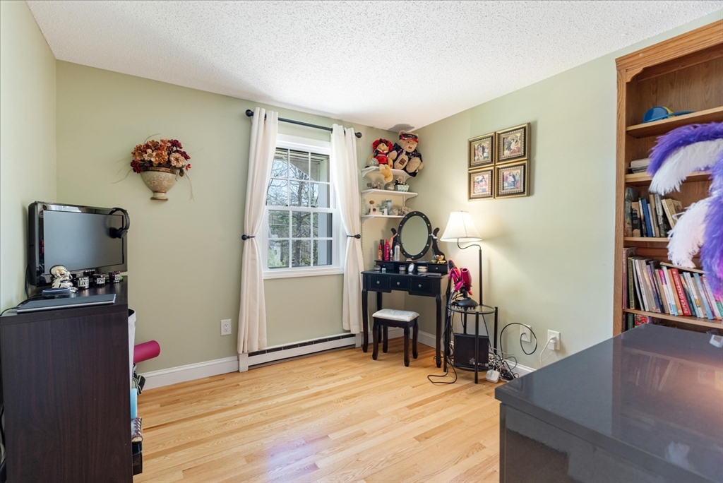 138 Benjamin Road Shirley, MA 01464 - Photo 18 of 41