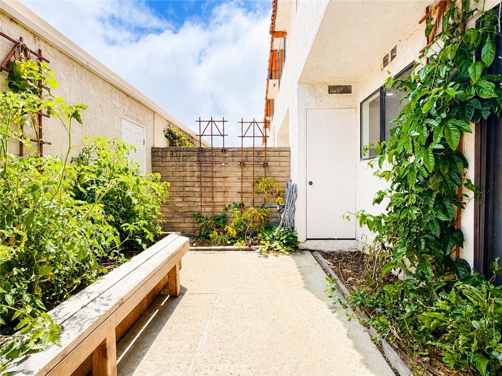 27943 Ridgebrook Court Rancho Palos Verdes, CA 90275 - Photo 32 of 42 Back Patio