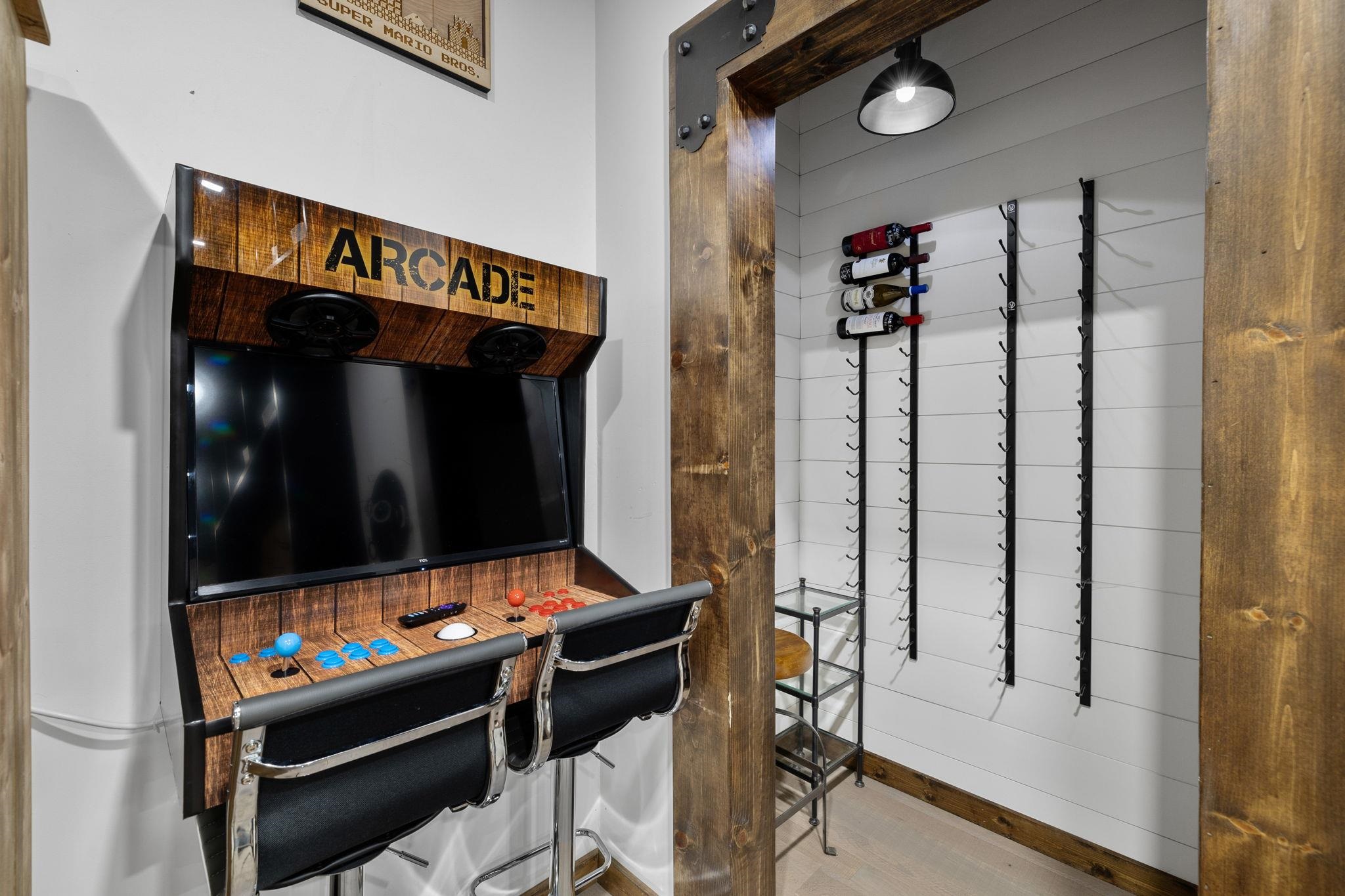 520 Laurel Lane Stateline, NV 89449 - Photo 23 of 27 a view of an entryway with table