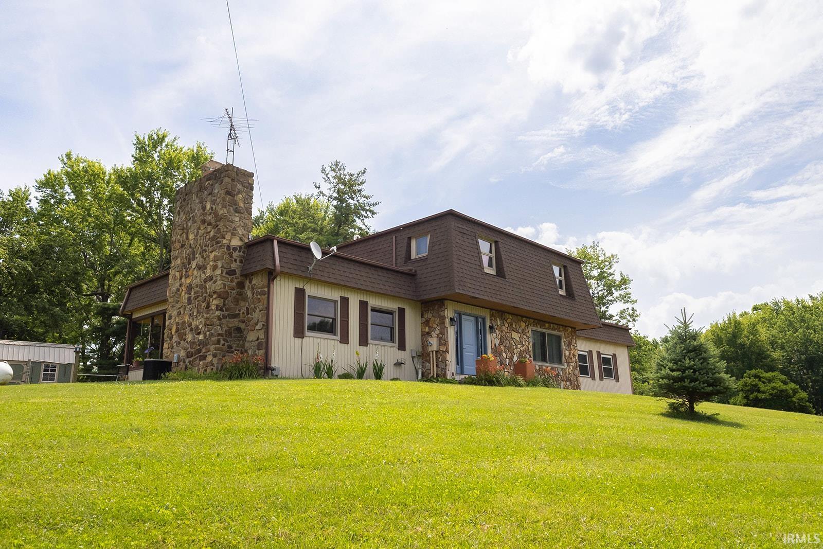 577 North St Road Farmland, IN 47340 - Photo 2 of 49
