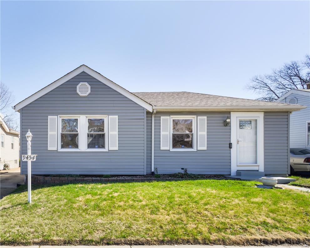 9454 MacKenzie Road St. Louis, MO 63123 - Photo 1 of 26