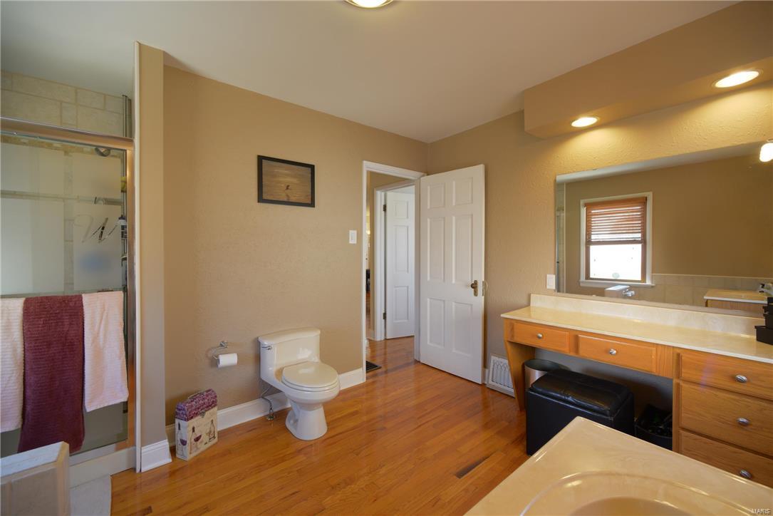 9454 MacKenzie Road St. Louis, MO 63123 - Photo 13 of 26