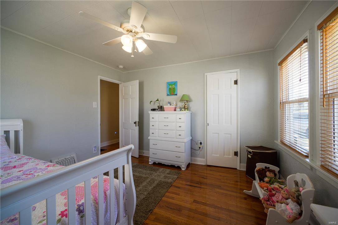 9454 MacKenzie Road St. Louis, MO 63123 - Photo 14 of 26