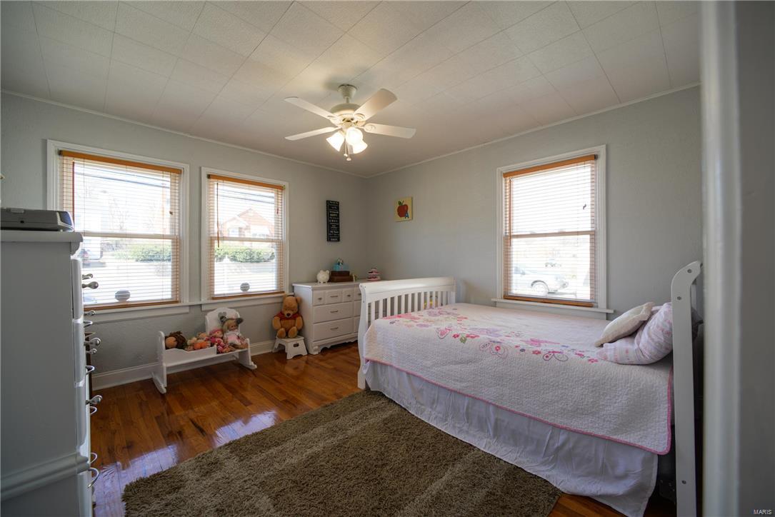 9454 MacKenzie Road St. Louis, MO 63123 - Photo 15 of 26