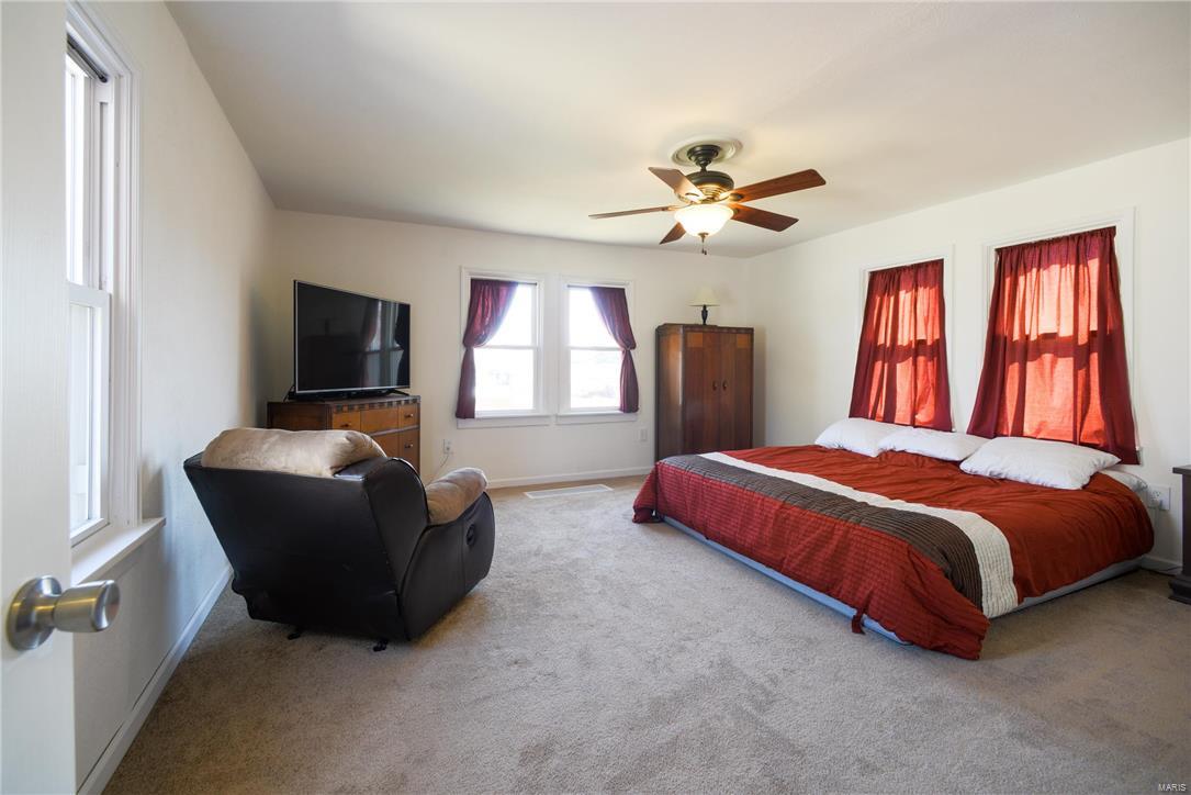 9454 MacKenzie Road St. Louis, MO 63123 - Photo 17 of 26