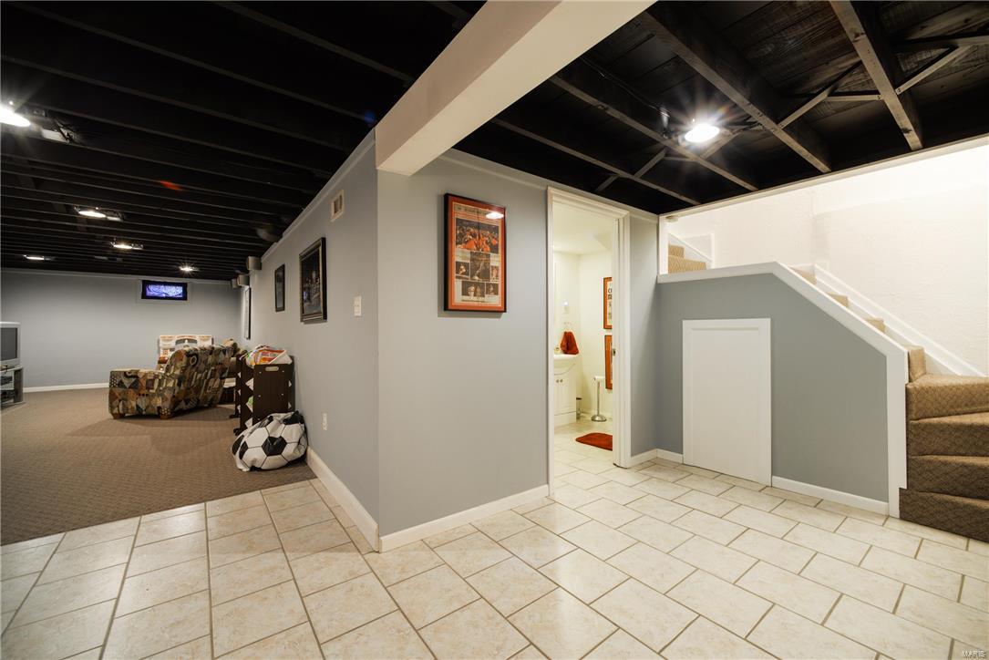9454 MacKenzie Road St. Louis, MO 63123 - Photo 18 of 26
