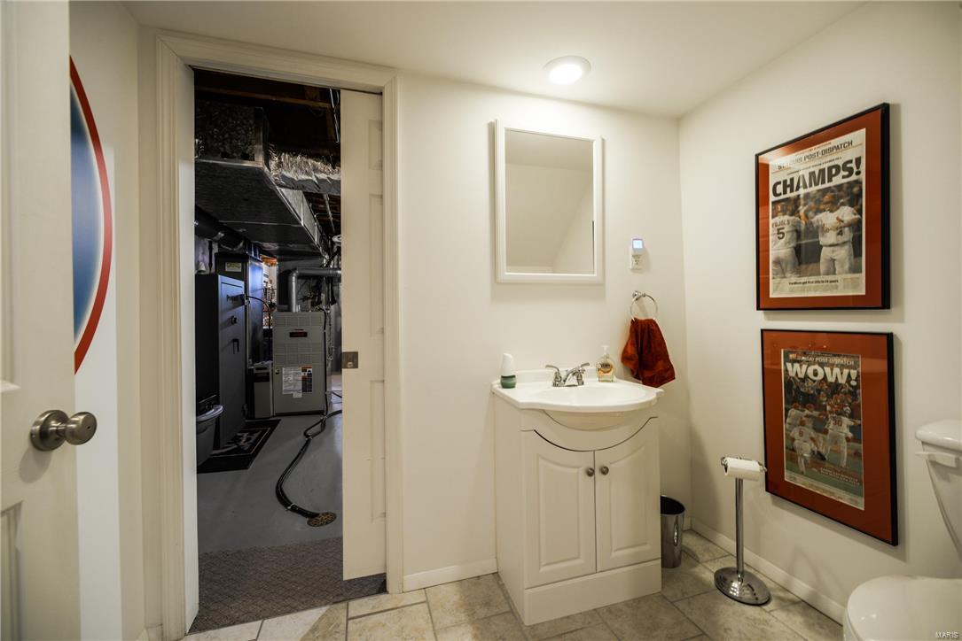 9454 MacKenzie Road St. Louis, MO 63123 - Photo 19 of 26