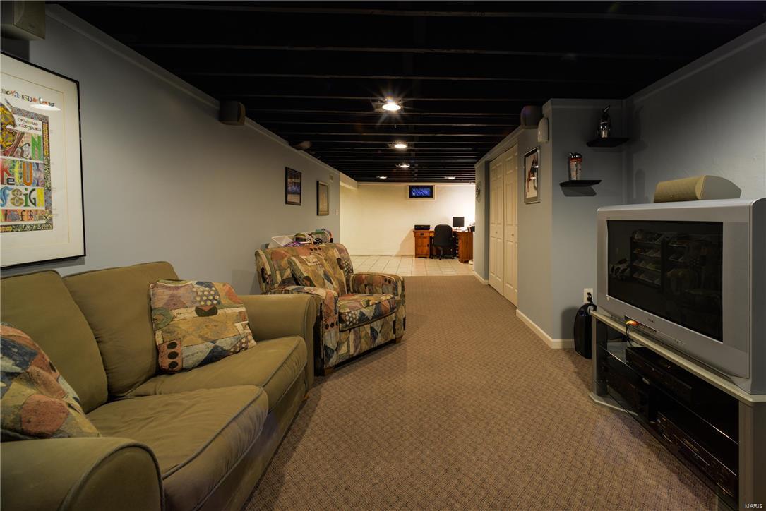 9454 MacKenzie Road St. Louis, MO 63123 - Photo 21 of 26