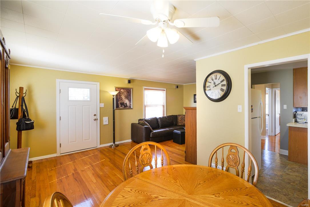 9454 MacKenzie Road St. Louis, MO 63123 - Photo 5 of 26