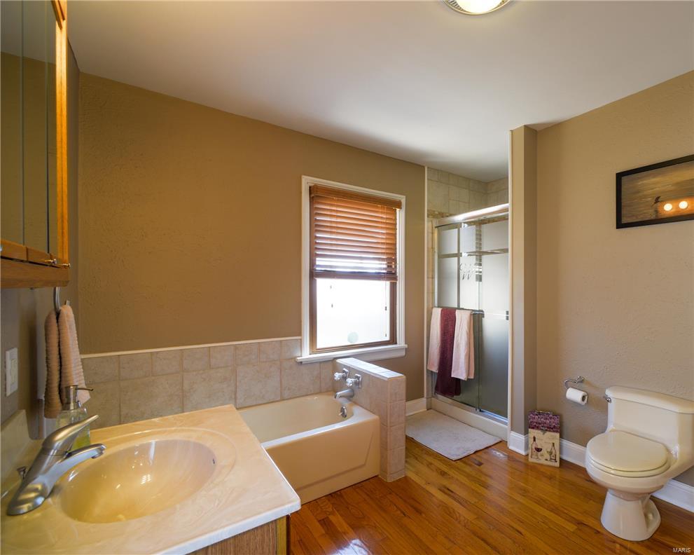 9454 MacKenzie Road St. Louis, MO 63123 - Photo 10 of 26