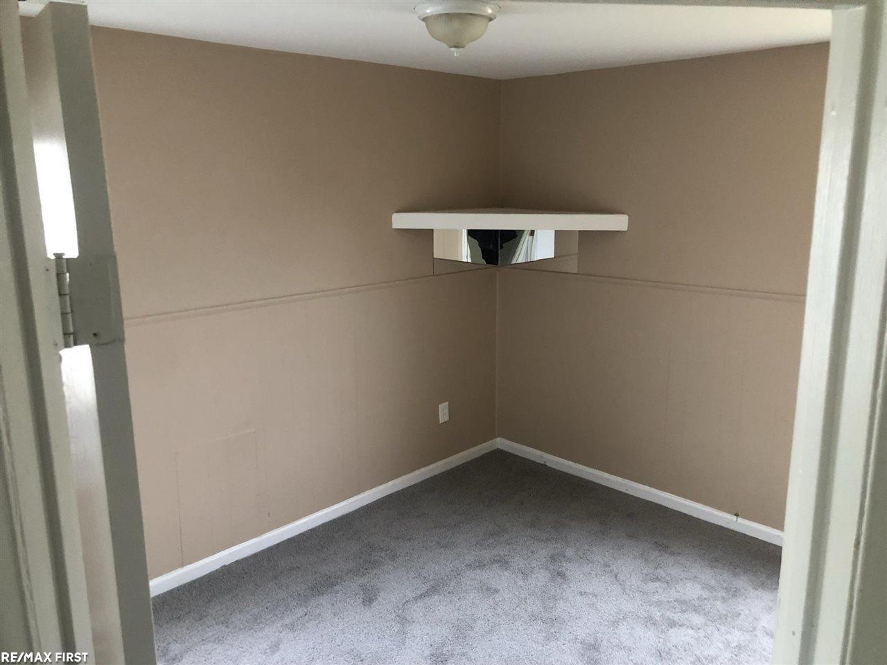 25189 Hayes Road Warren, MI 48089 - Photo 8 of 12