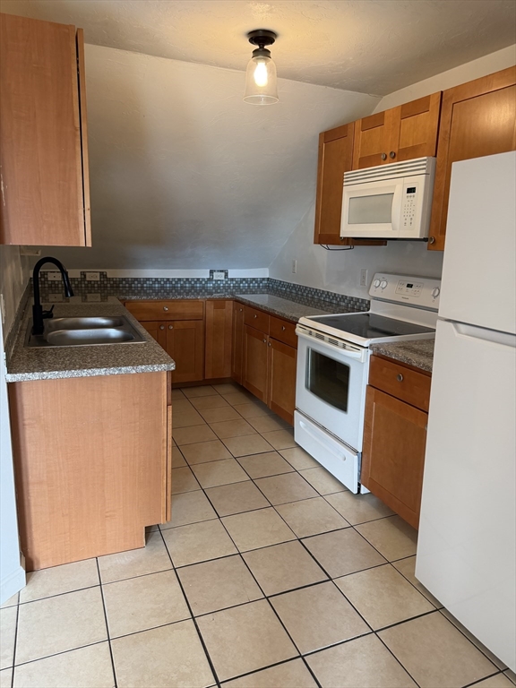 41 Tower Street, Unit 3 Webster, MA 01570 - Photo 5 of 7 Gallery Image 5
