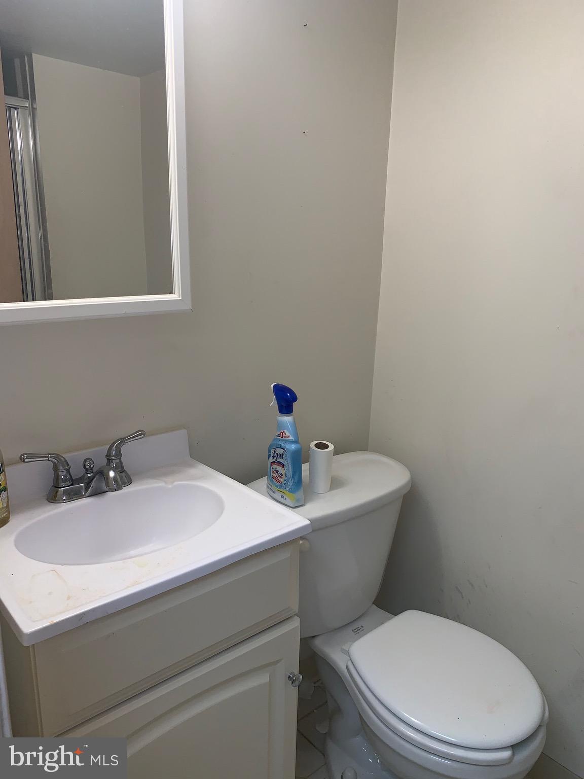 527 Woodcliffe Road Upper Darby, PA 19082 - Photo 53 of 67 2nd Bathroom