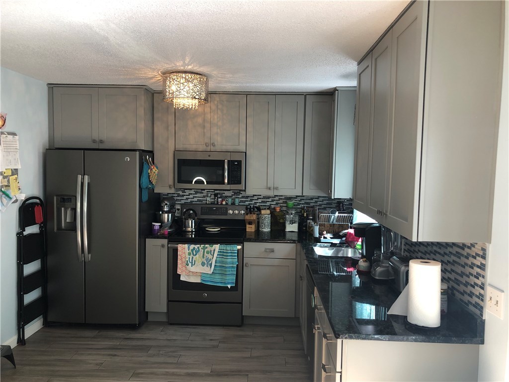36 Hopkinton Road, Unit 36B Westerly, RI 02891 - Photo 3 of 29