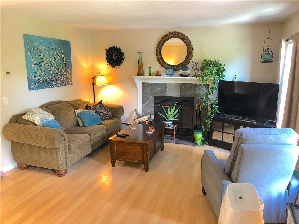 36 Hopkinton Road, Unit 36B Westerly, RI 02891 - Photo 6 of 29