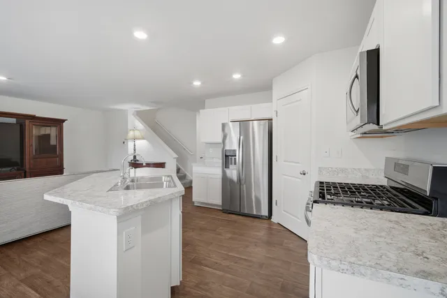 $335,000 | 1145 Amber Drive, Cary, IL 60013