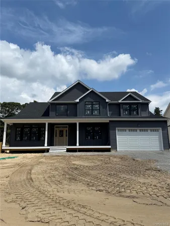 $1,749,999 | 3 Greentree Court, Smithtown, NY 11787