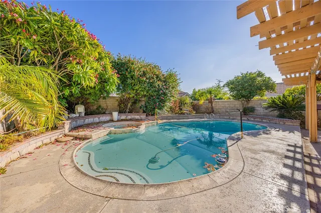 $580,000 | 14001 Hillcrest Drive, Fontana, CA 92337