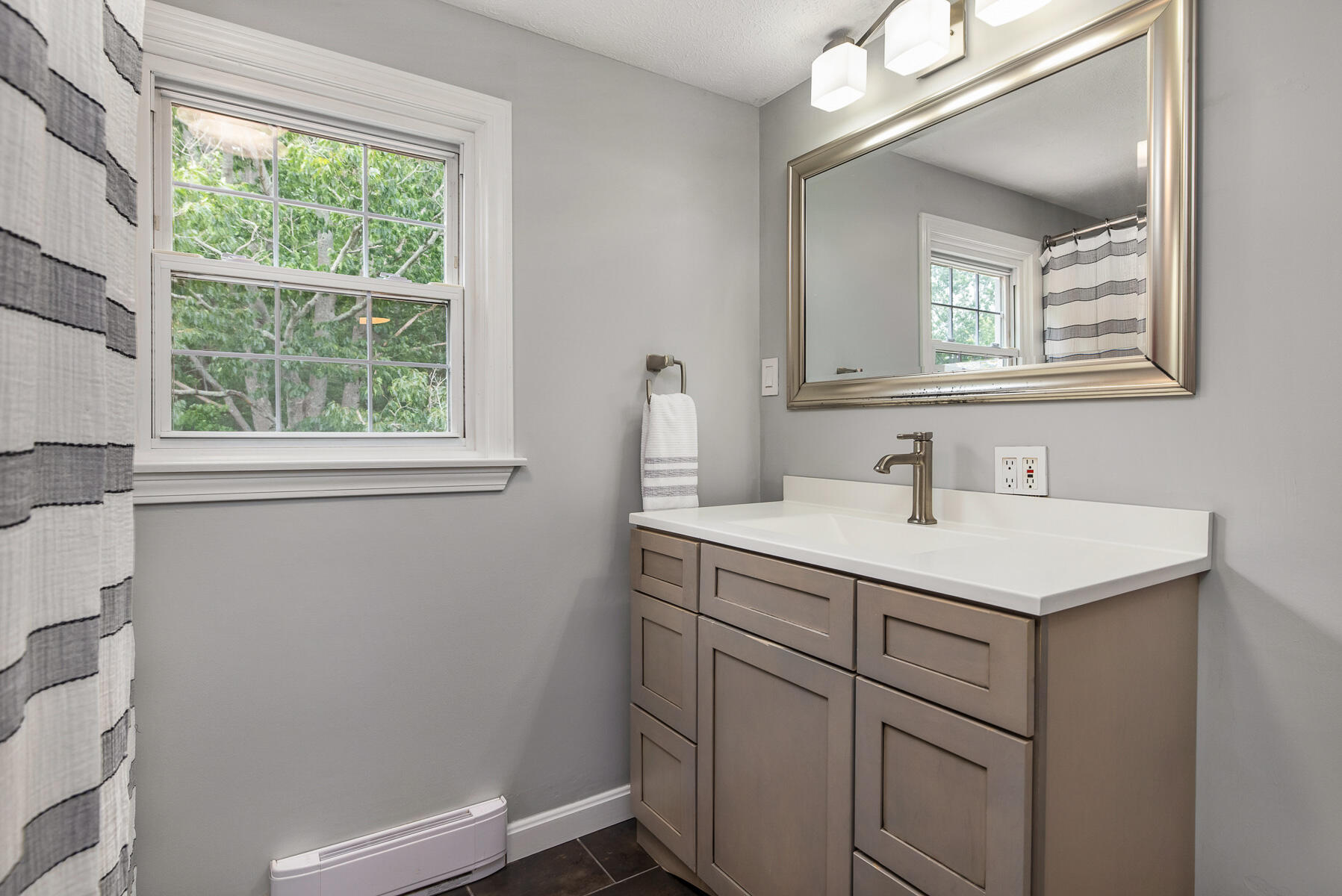 114 Downing Road Kennebunk, ME 04043 - Photo 25 of 50 2nd floor bath