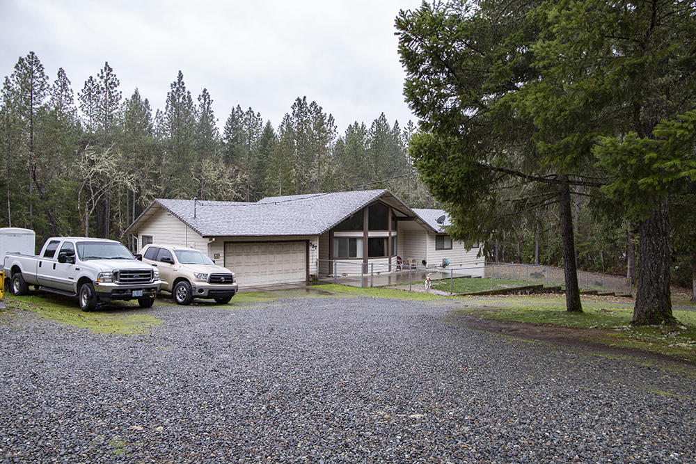 537 Hidden Valley Road Grants Pass, OR 97527 - Photo 15 of 18 16