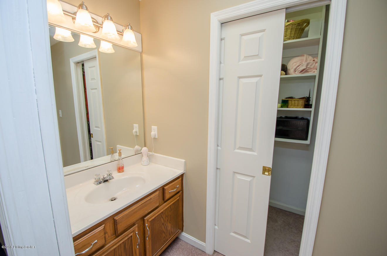 10410 Vantage Road Louisville, KY 40299 - Photo 27 of 43 Vantage-46