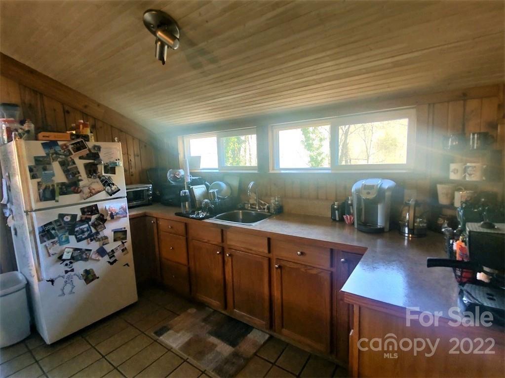 180 Claude Cook Road Sylva, NC 28779 - Photo 7 of 14 Gallery Image 7