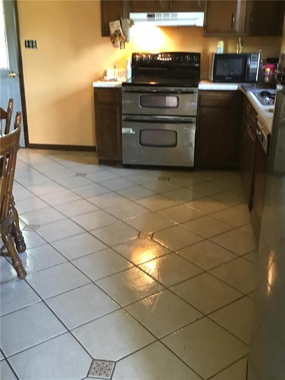 110 Strawn Road Perryopolis, PA 15473 - Photo 6 of 9 Large Kitchen with all appliances !!