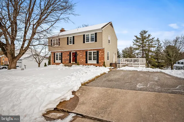 $630,000 | 5 Hollis Court, Lutherville-Timonium, MD 21093