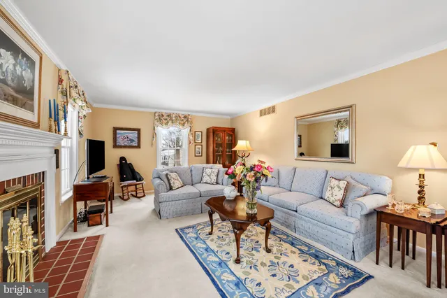 $630,000 | 5 Hollis Court, Lutherville-Timonium, MD 21093