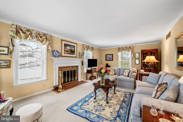 $630,000 | 5 Hollis Court, Lutherville-Timonium, MD 21093
