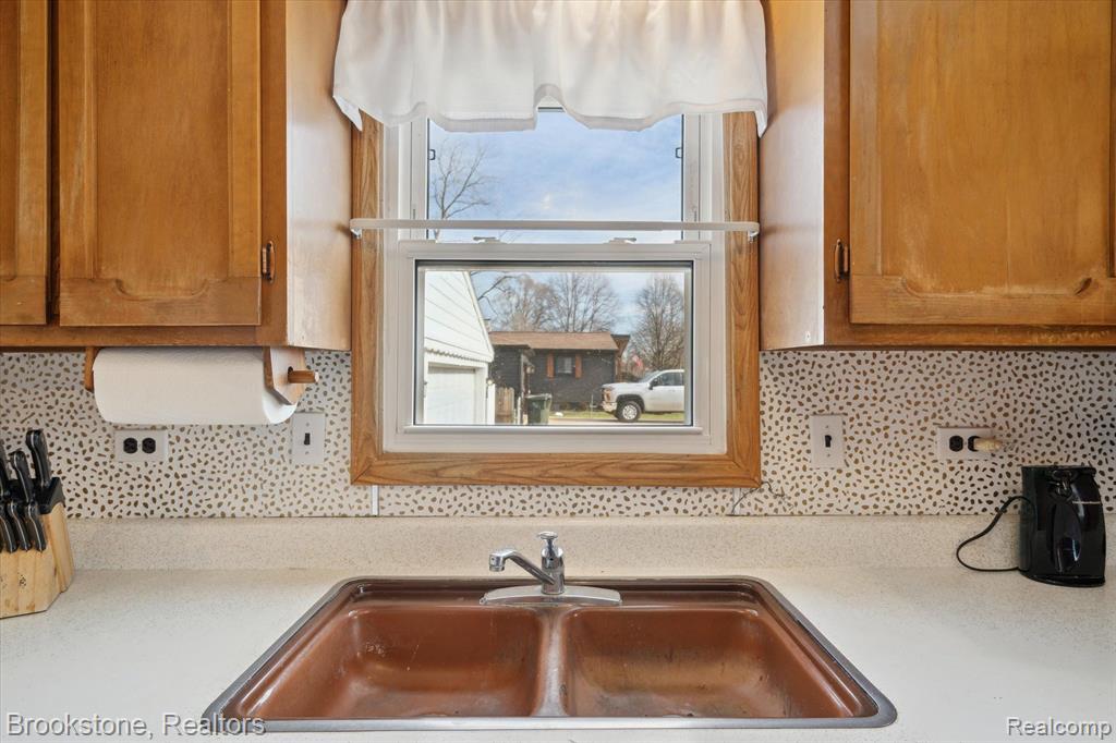 1479 Morley Avenue Rochester Hills, MI 48307 - Photo 14 of 31