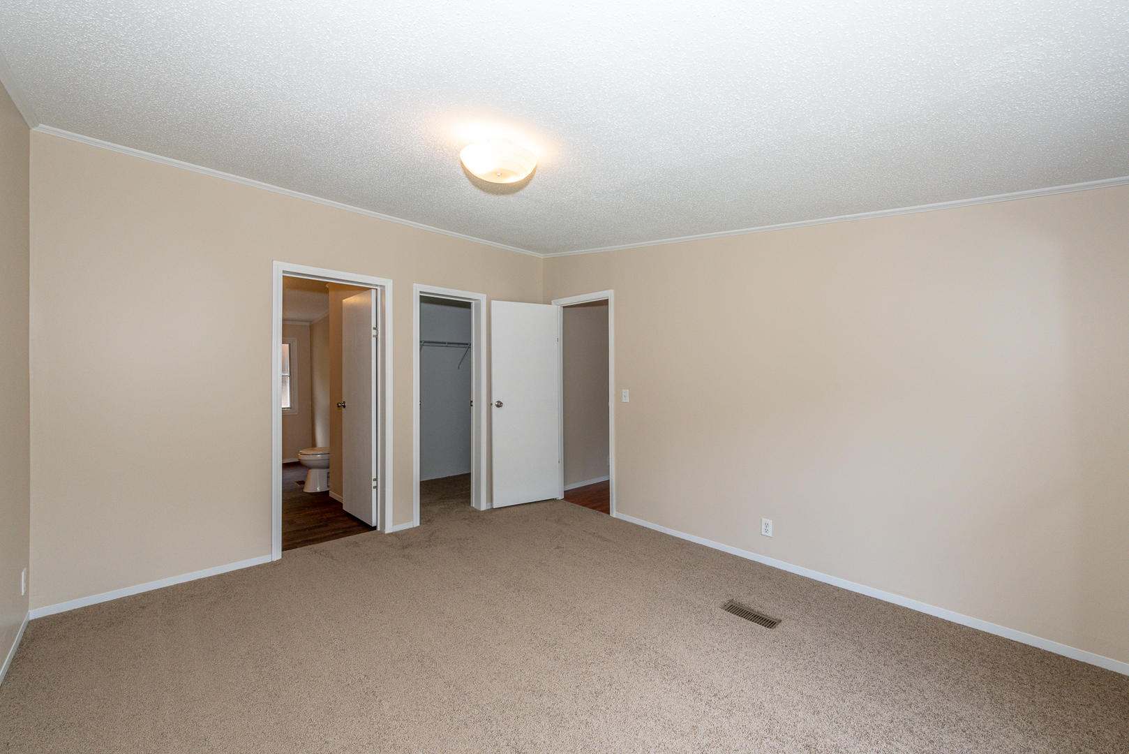 247 Scenic View Road Madisonville, TN 37354 - Photo 15 of 29 Main Bedroom