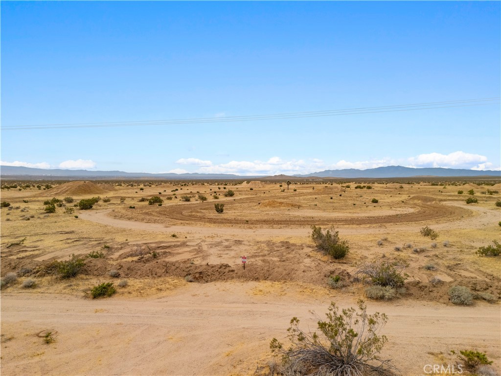 4625813 Drifting Sands Road Adelanto, CA 92301 - Photo 14 of 20