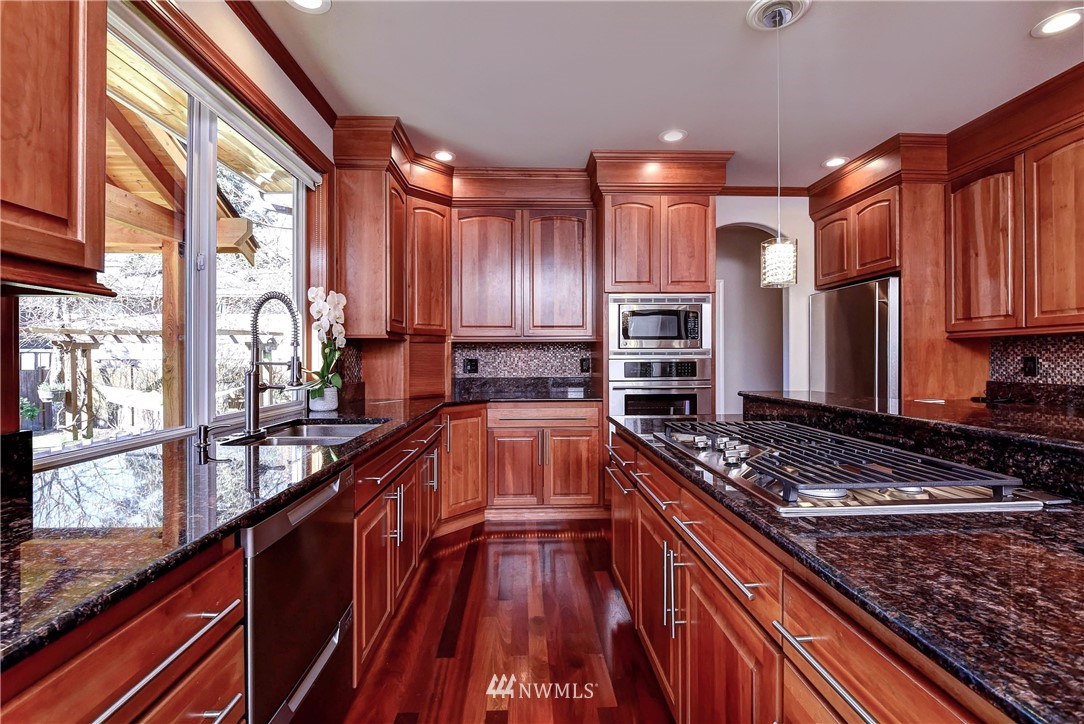 16539 124th Avenue Northeast Bothell, WA 98011 - Photo 12 of 36 Gallery Image 12