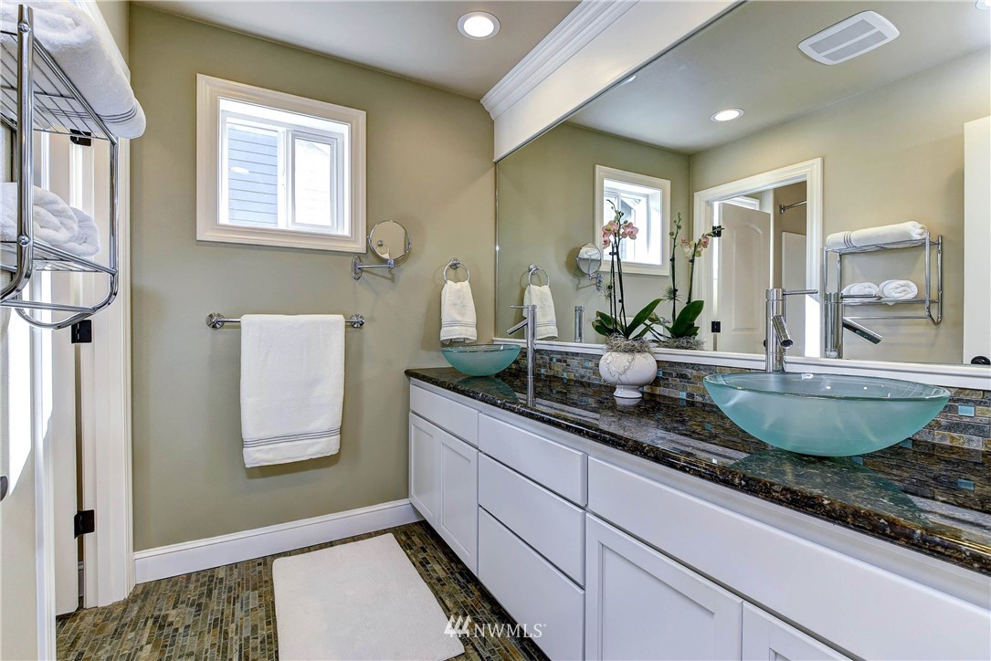 16539 124th Avenue Northeast Bothell, WA 98011 - Photo 28 of 36 Gallery Image 28