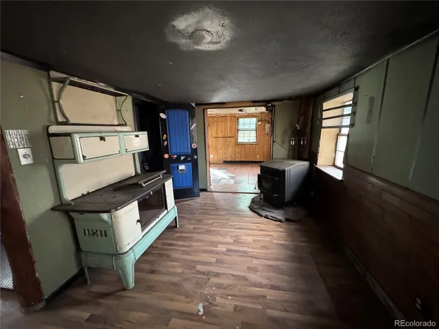 $300,000 | 34697 Silver Springs Boulevard, Pine, CO 80470